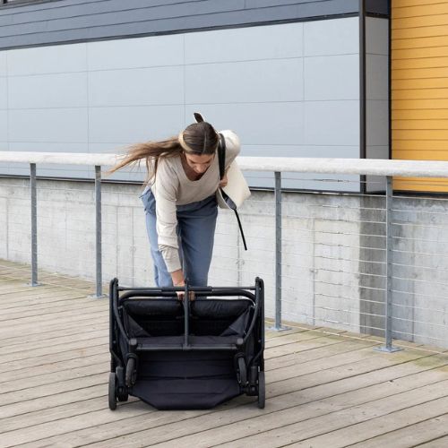 plegado facil y compacto de la silla de paseo gemelar ligera uppababy minu duo